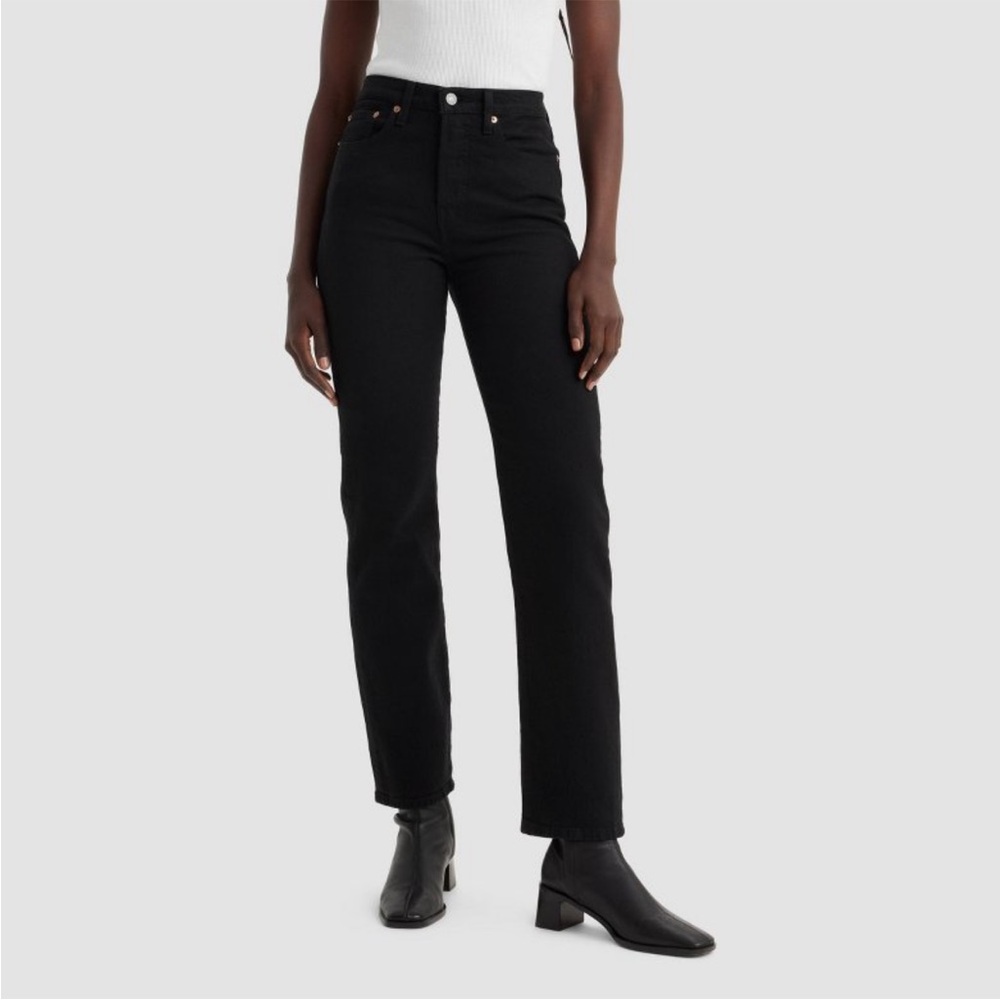 Levi’s Wedgie Straight Jeans in Soft Black Size 29